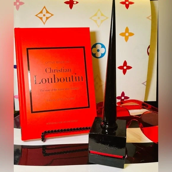 The Little Book Christian Louboutin Bundle New ๐ ๐
๐ฝ - Picture 6 of 16